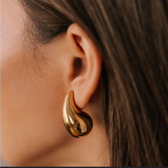 Anthropologie Jewelry - Water drop statement earrings N8